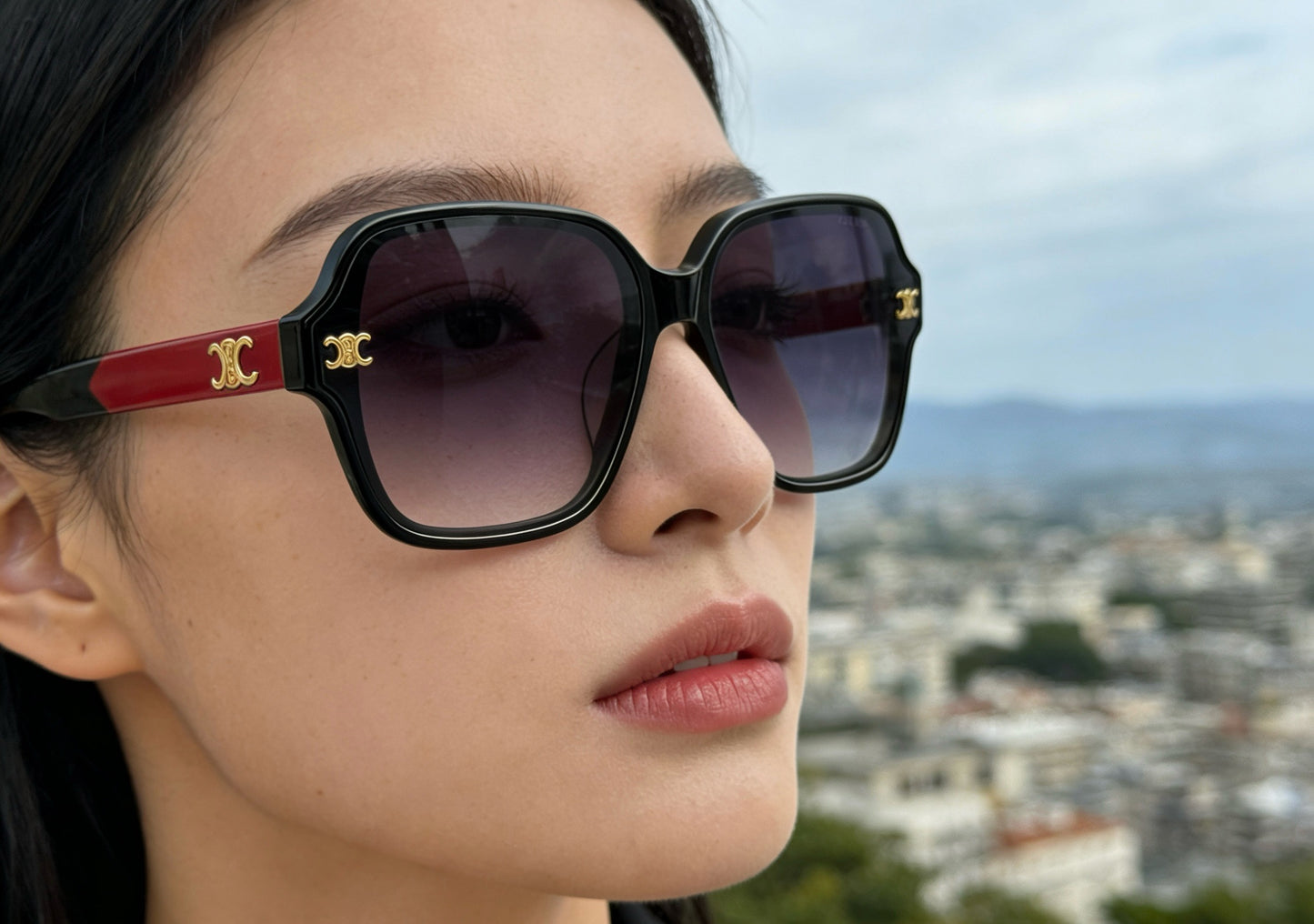 Mehrfarbige Sonnenbrille