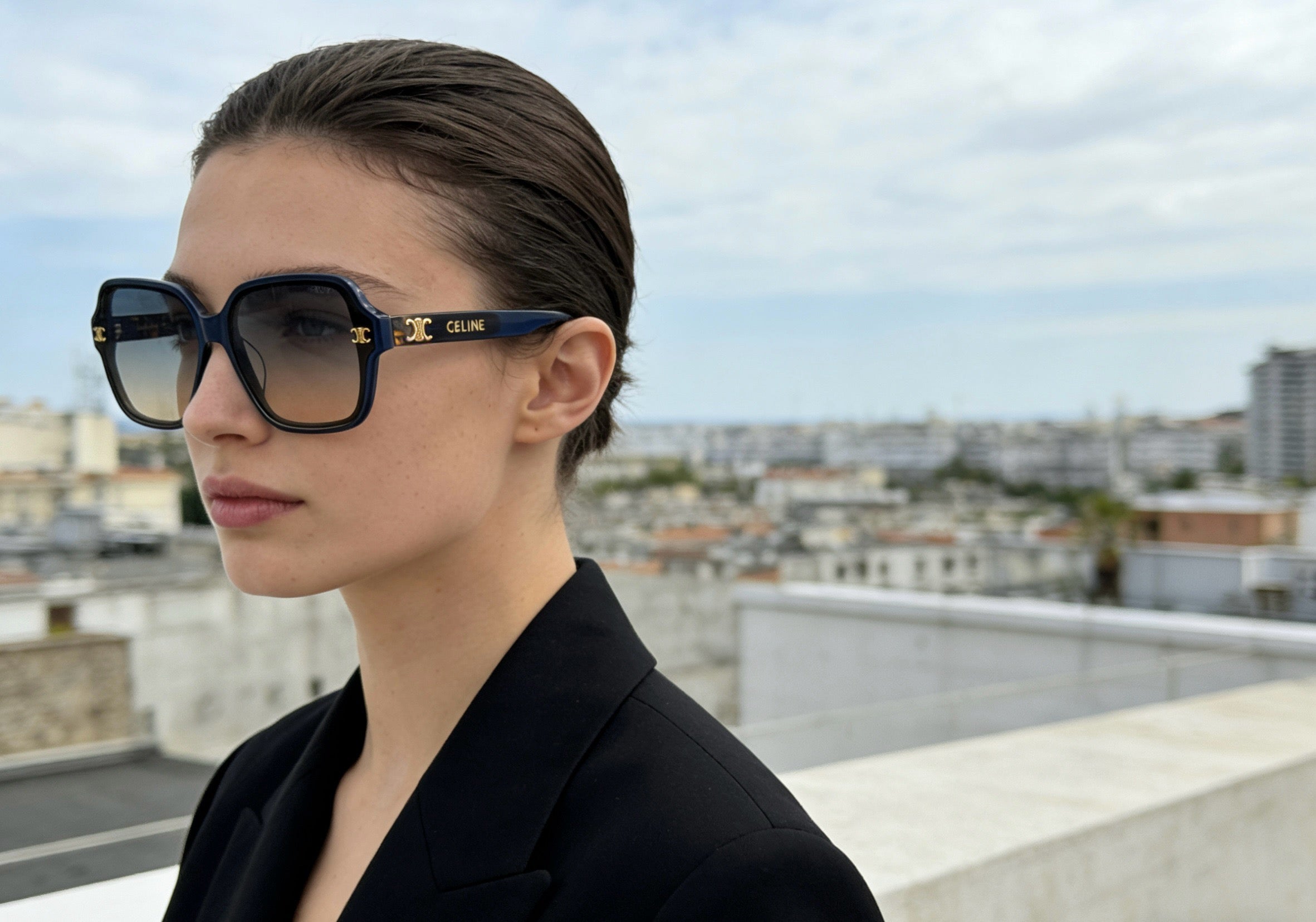 Mehrfarbige Sonnenbrille