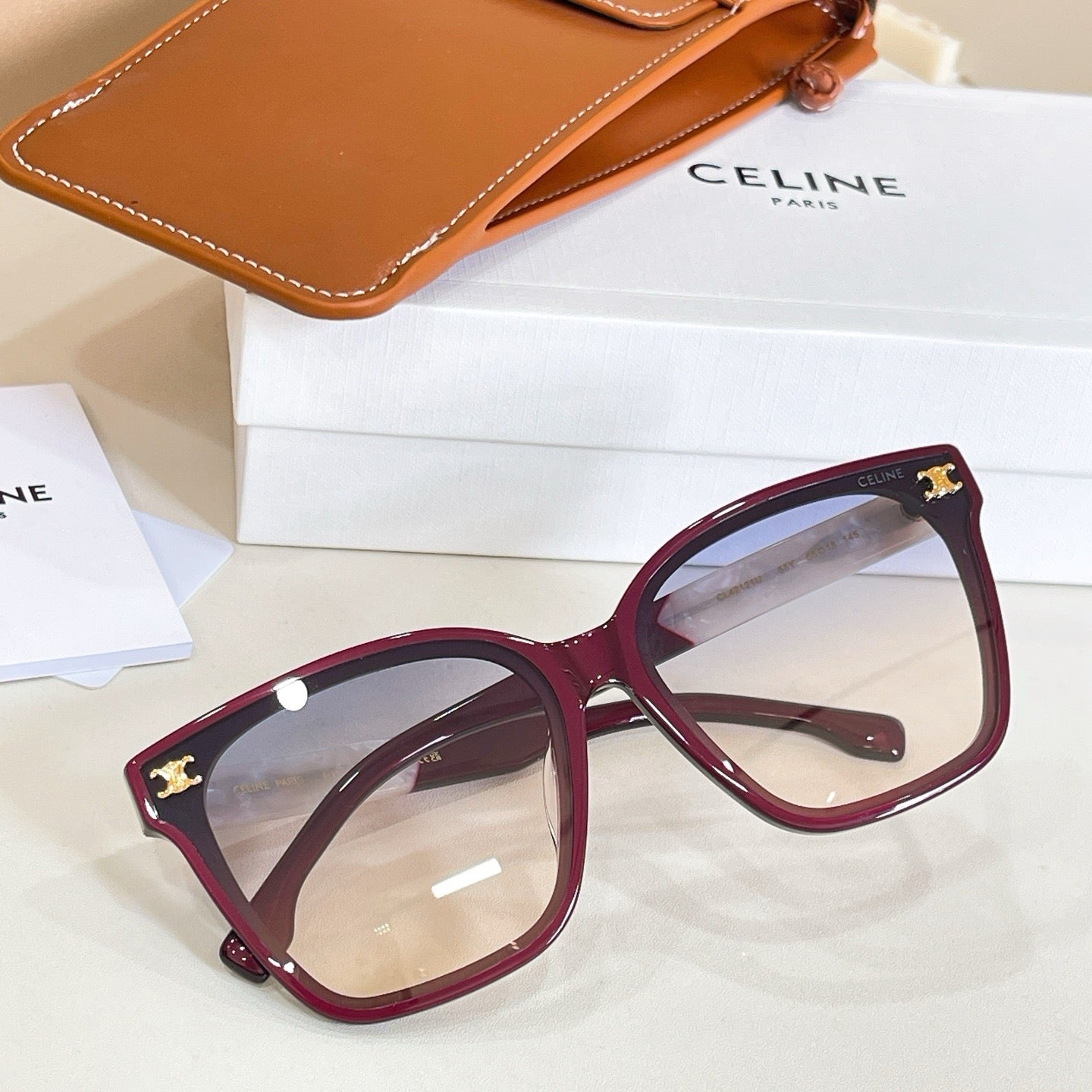 Mehrfarbige Sonnenbrille