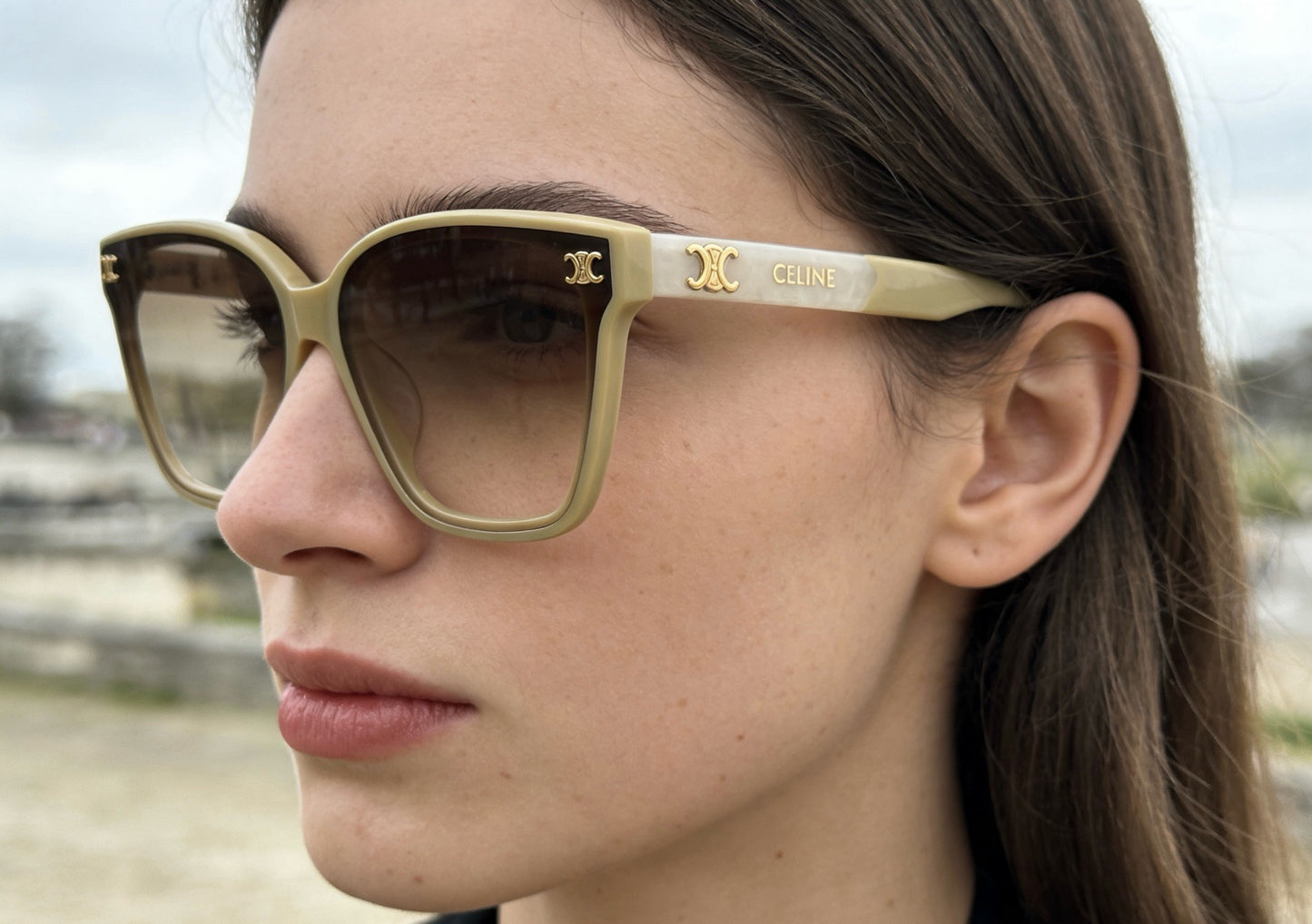 Mehrfarbige Sonnenbrille