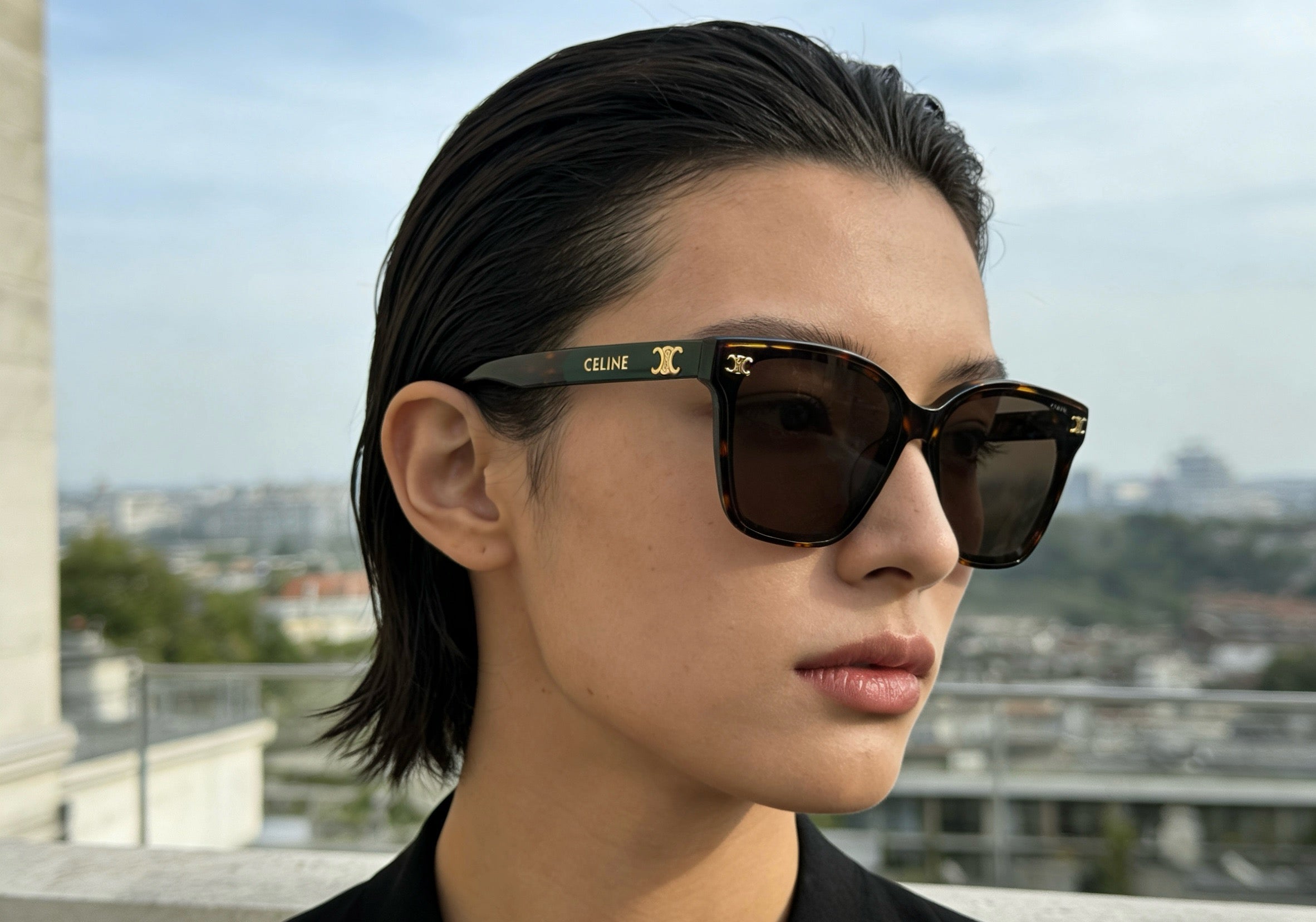 Mehrfarbige Sonnenbrille
