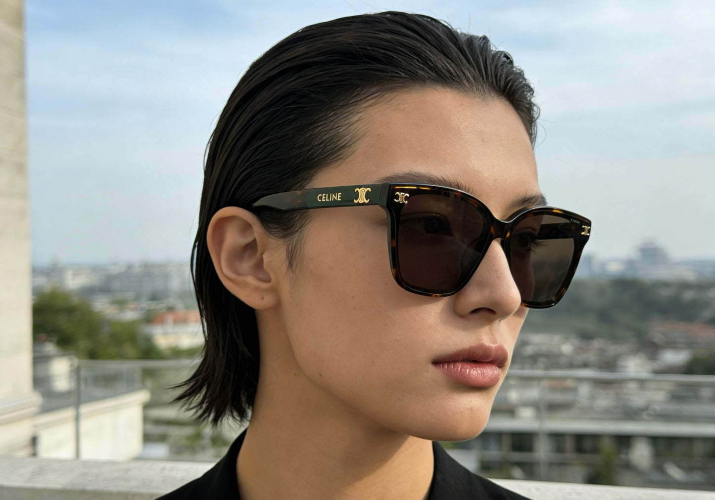 Mehrfarbige Sonnenbrille