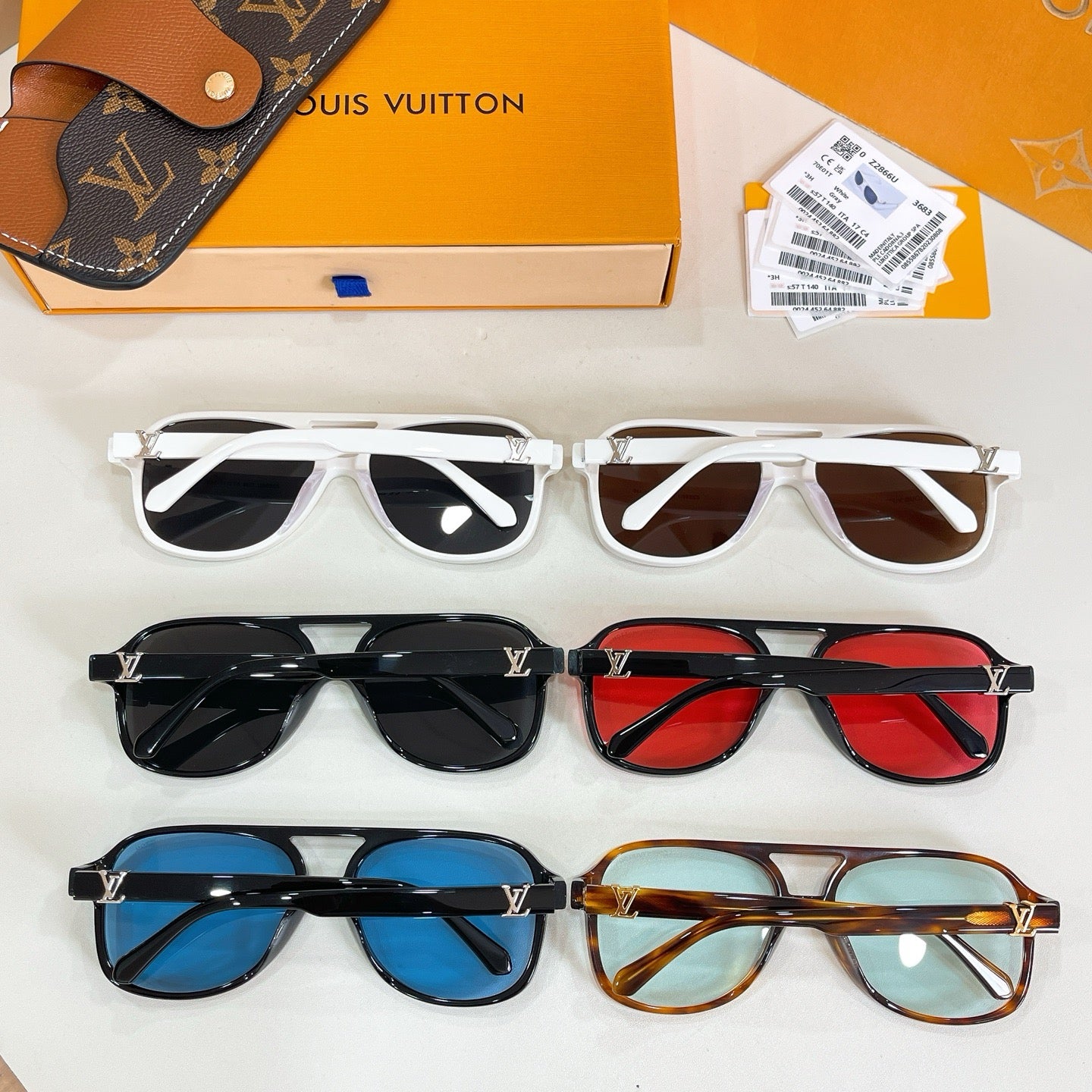 Mehrfarbige Sonnenbrille