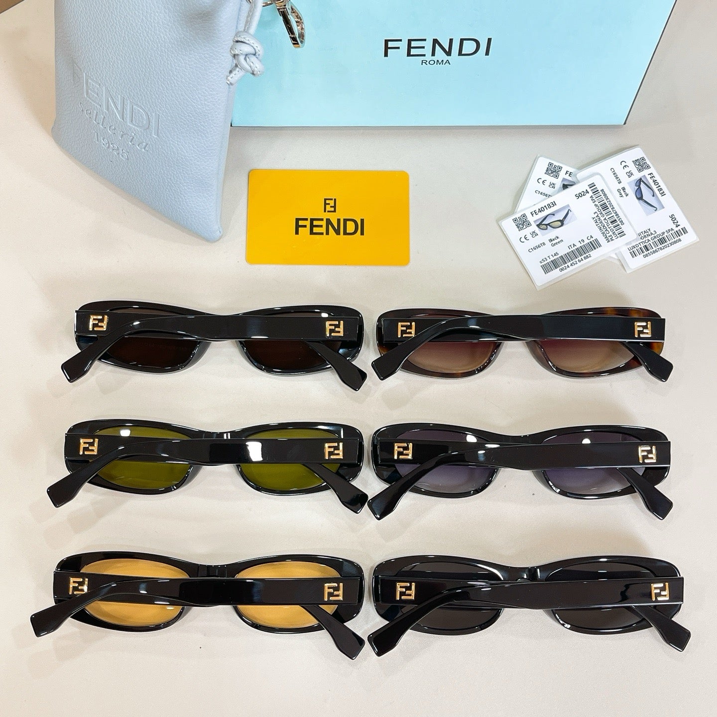 Mehrfarbige Sonnenbrille
