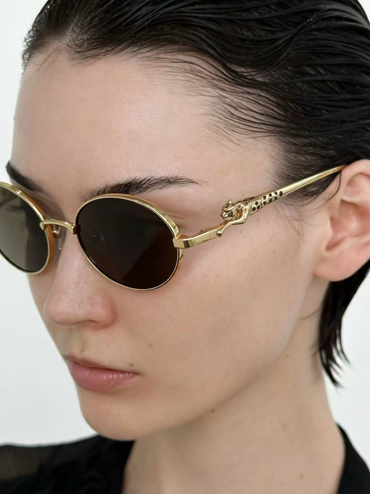 Mehrfarbige Sonnenbrille