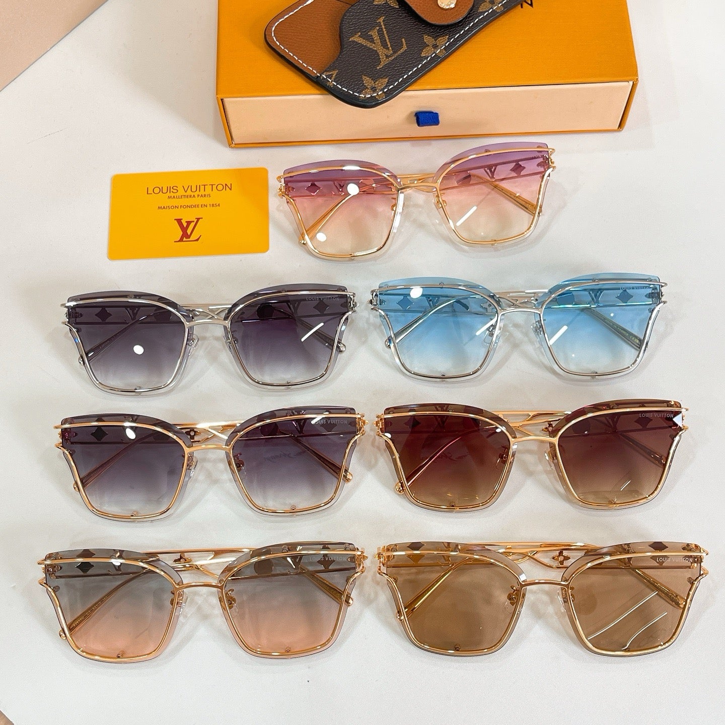Mehrfarbige Sonnenbrille