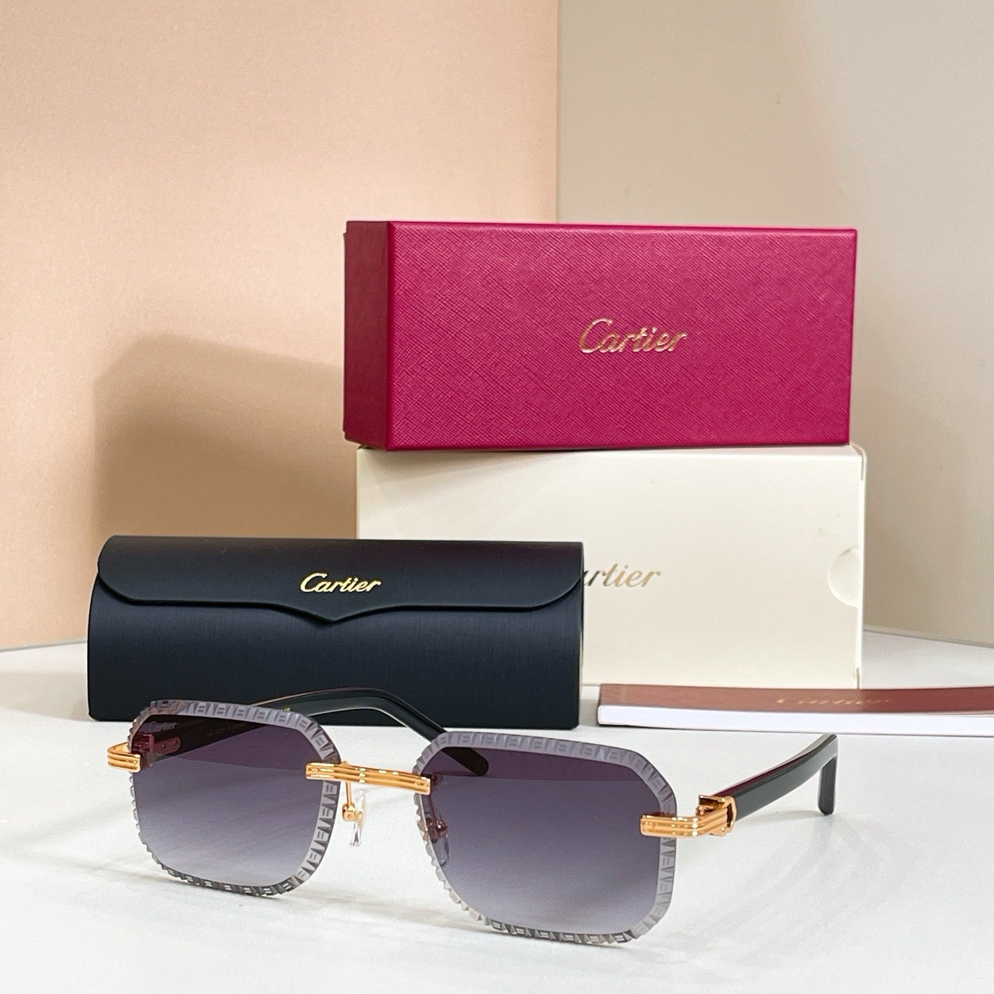 Mehrfarbige Sonnenbrille