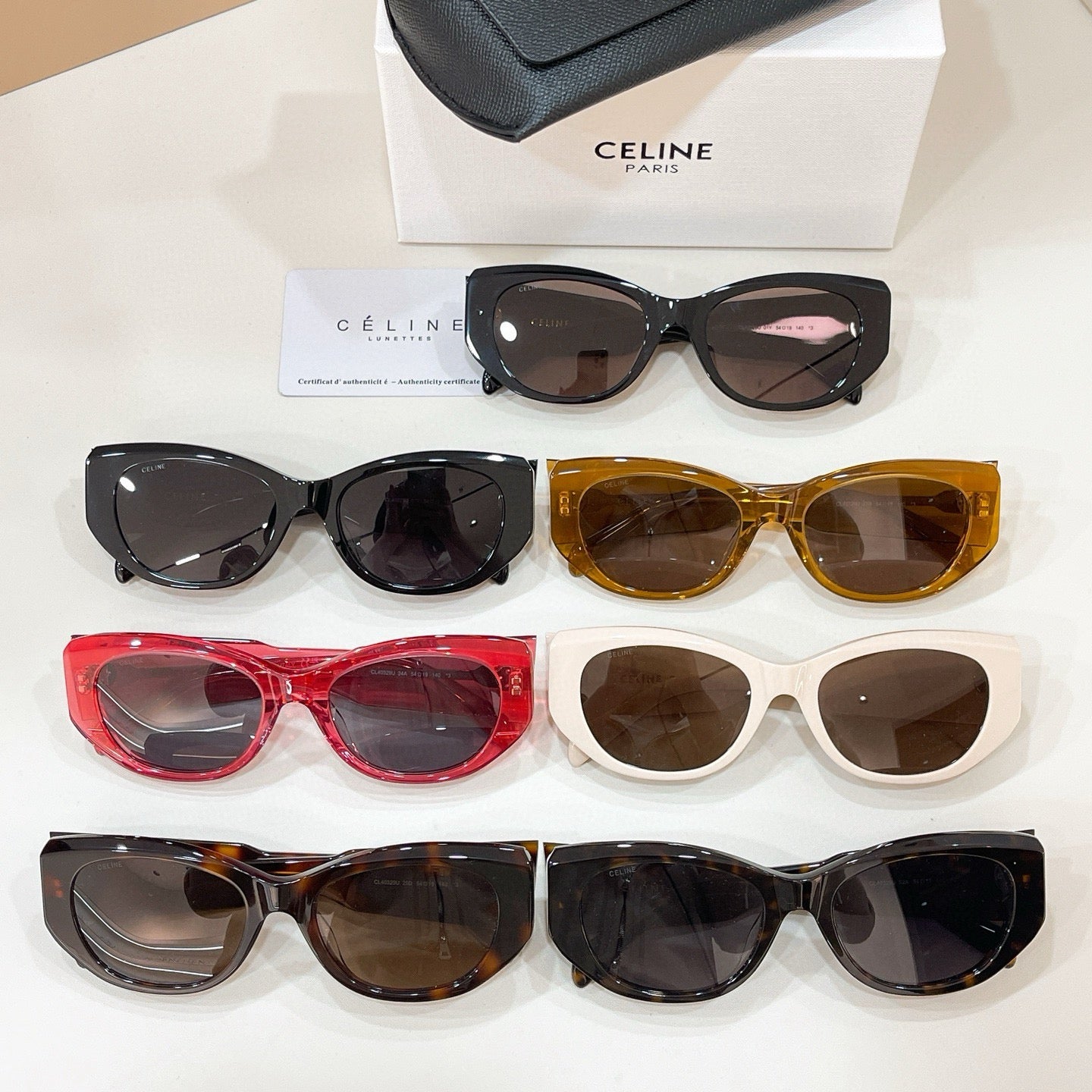 Mehrfarbige Sonnenbrille