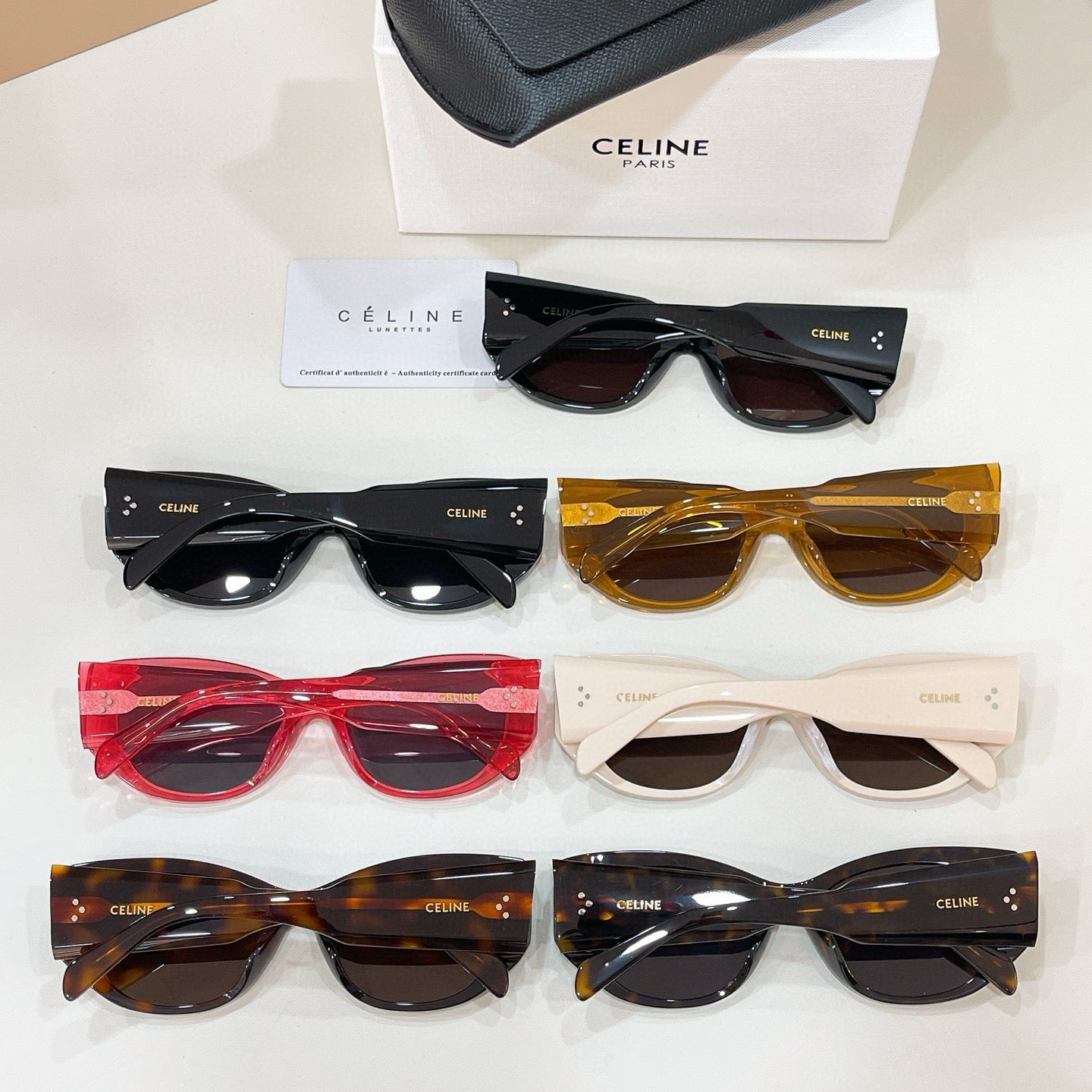 Mehrfarbige Sonnenbrille