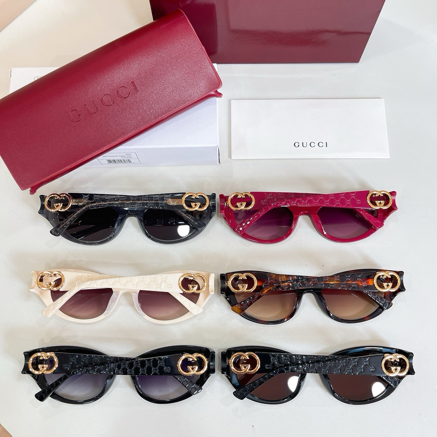 Mehrfarbige Sonnenbrille