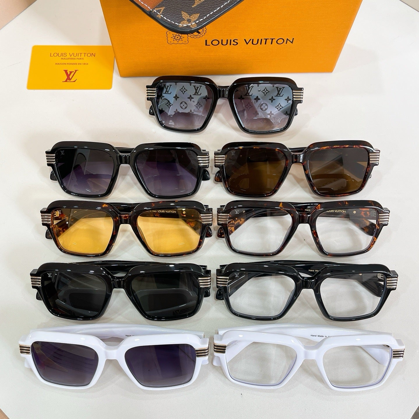 Mehrfarbige Sonnenbrille