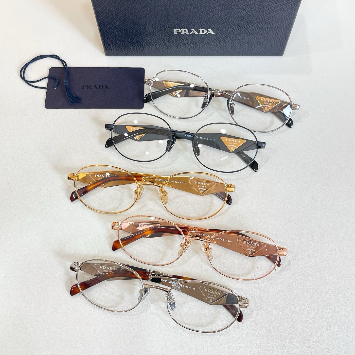 Mehrfarbige Sonnenbrille