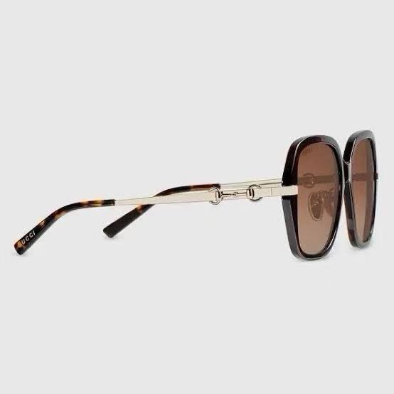 Mehrfarbige Sonnenbrille