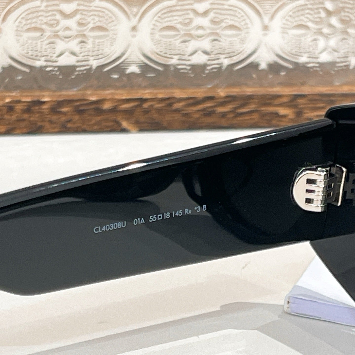 Mehrfarbige Sonnenbrille