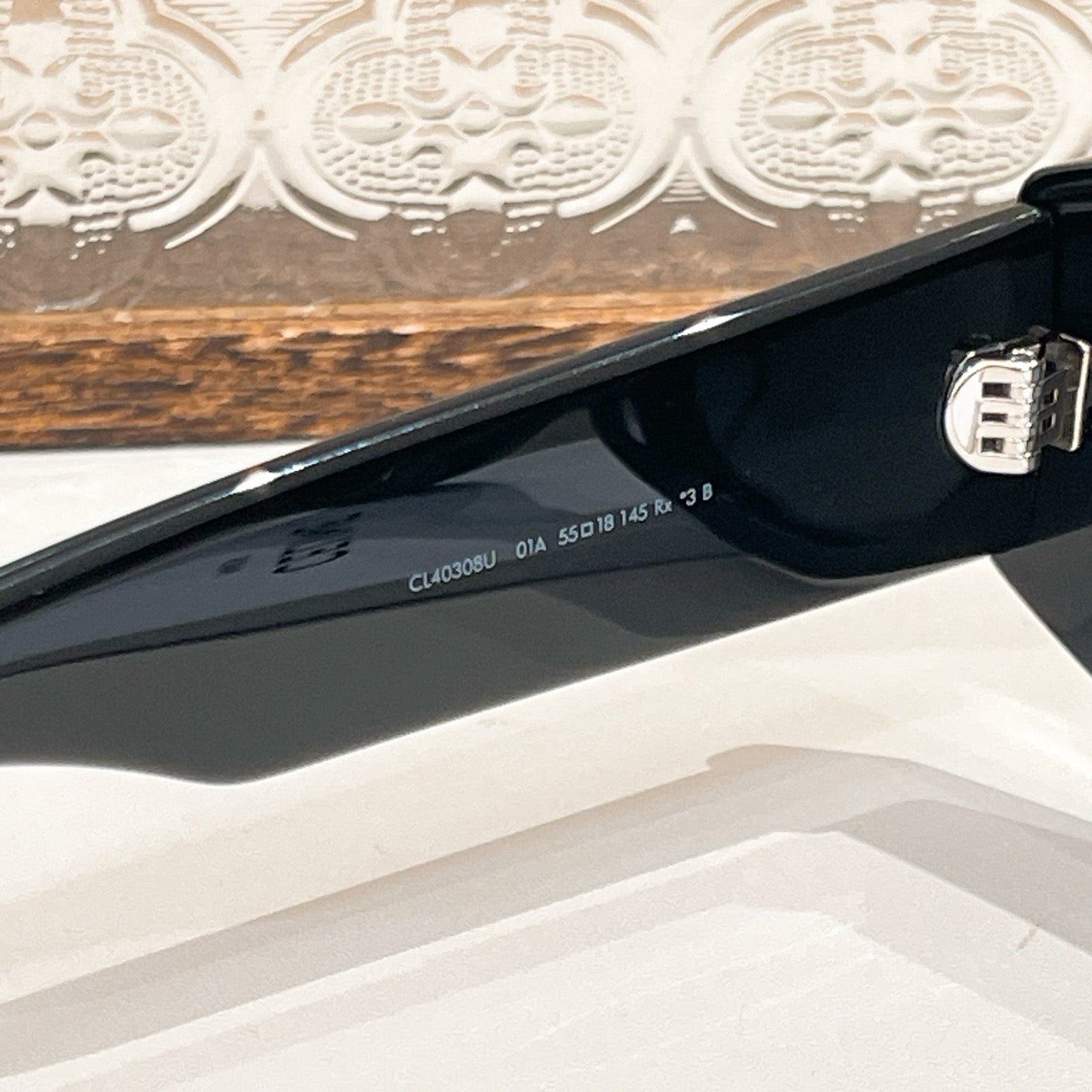 Mehrfarbige Sonnenbrille