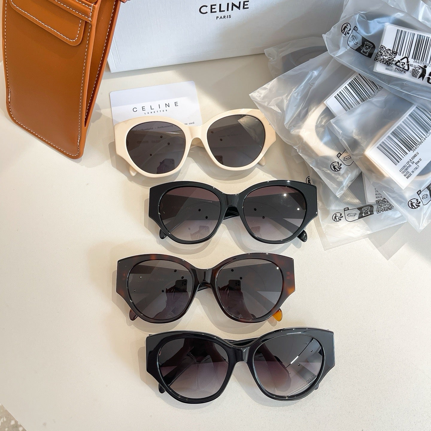 Mehrfarbige Sonnenbrille