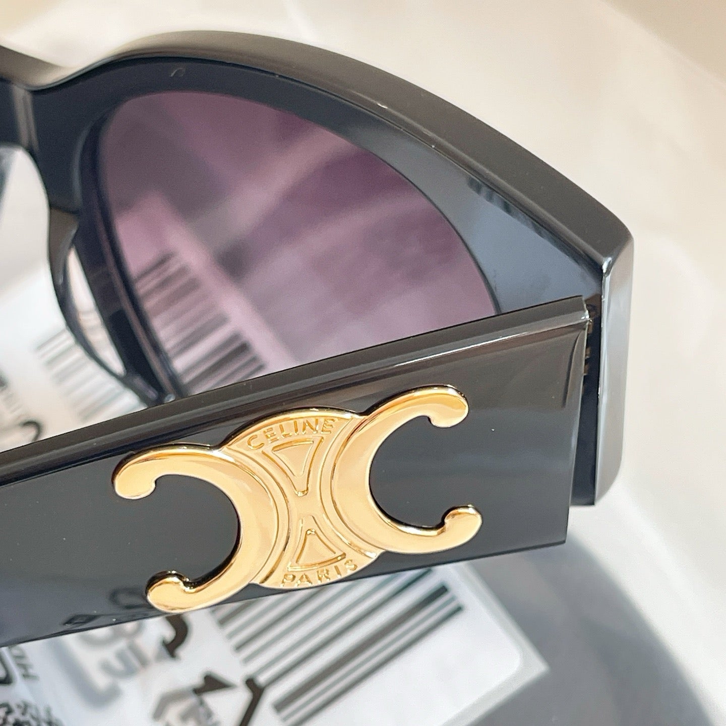 Mehrfarbige Sonnenbrille