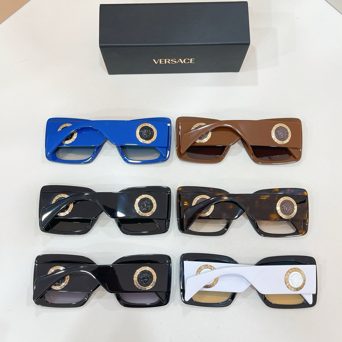 Mehrfarbige Sonnenbrille
