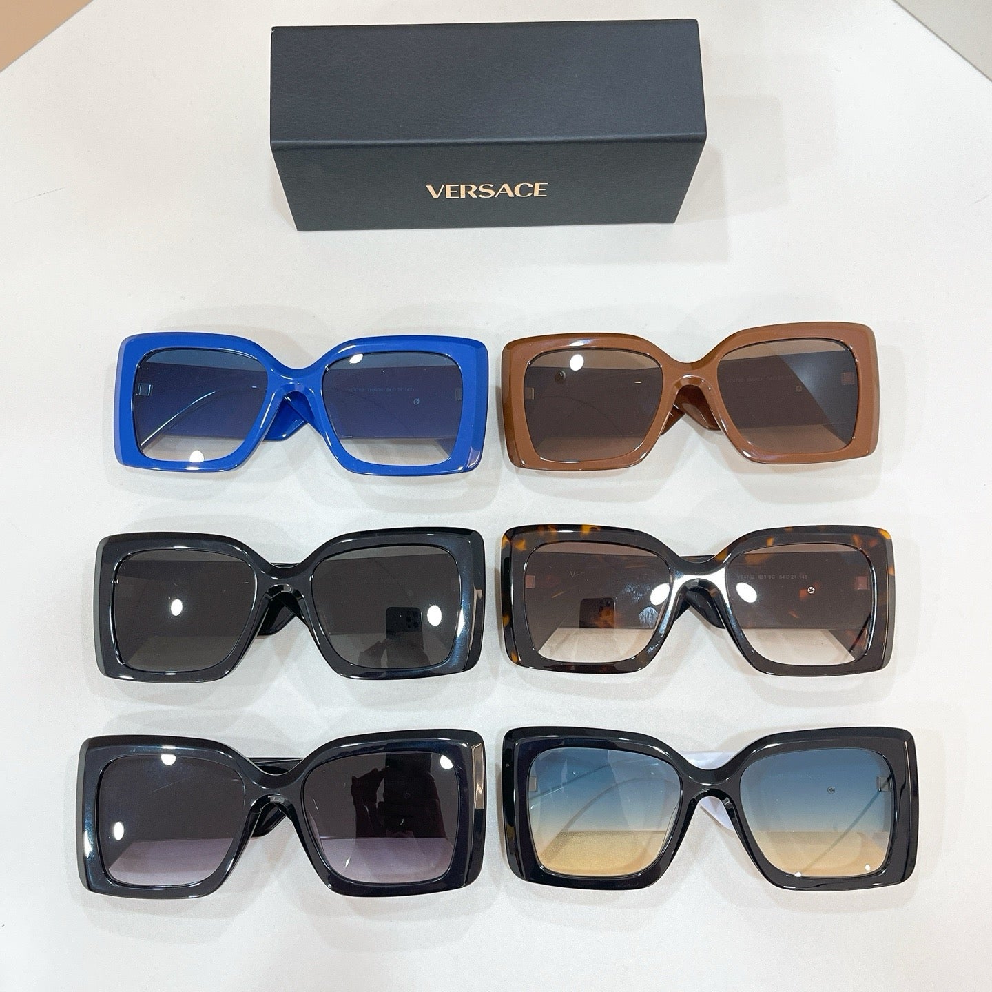 Mehrfarbige Sonnenbrille