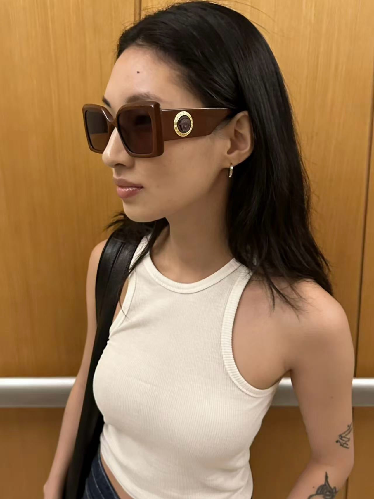 Mehrfarbige Sonnenbrille