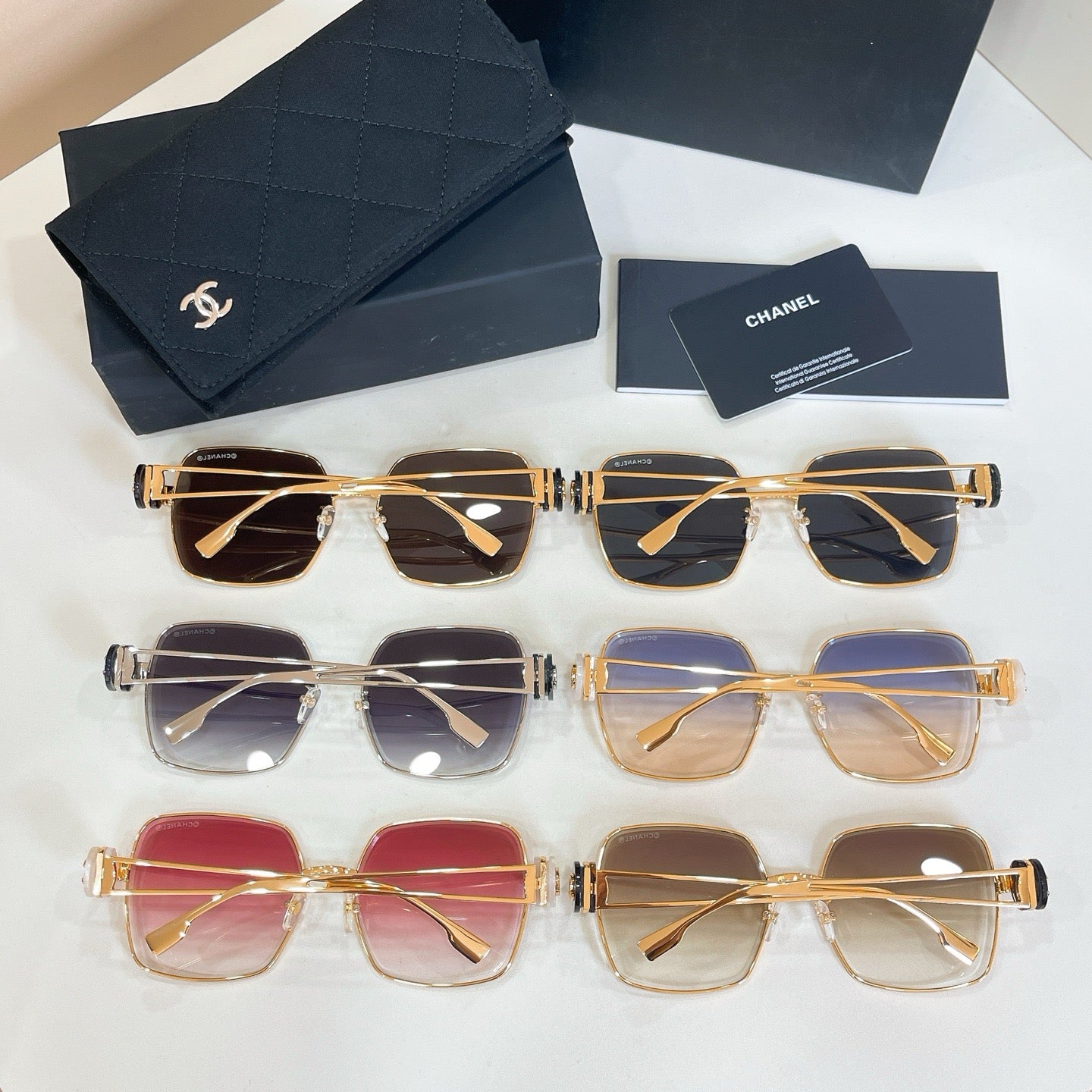 Mehrfarbige Sonnenbrille