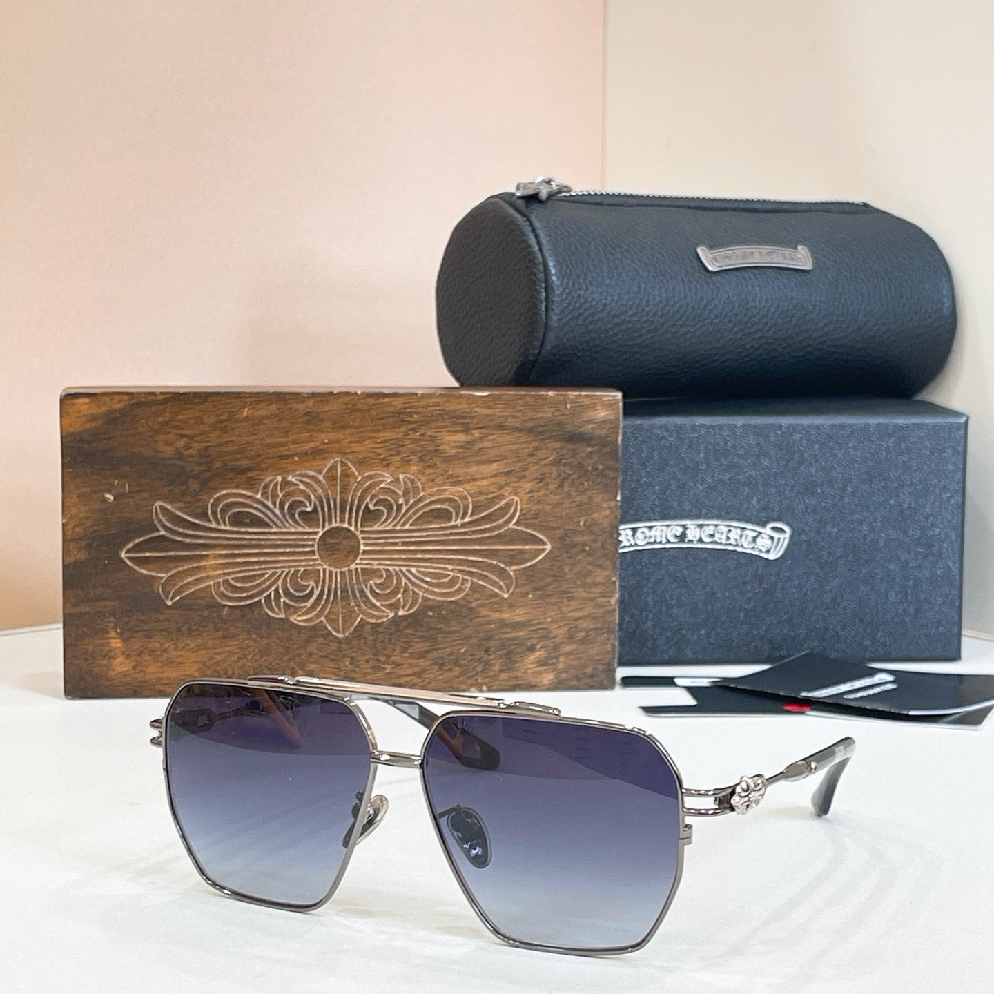 Mehrfarbige Sonnenbrille