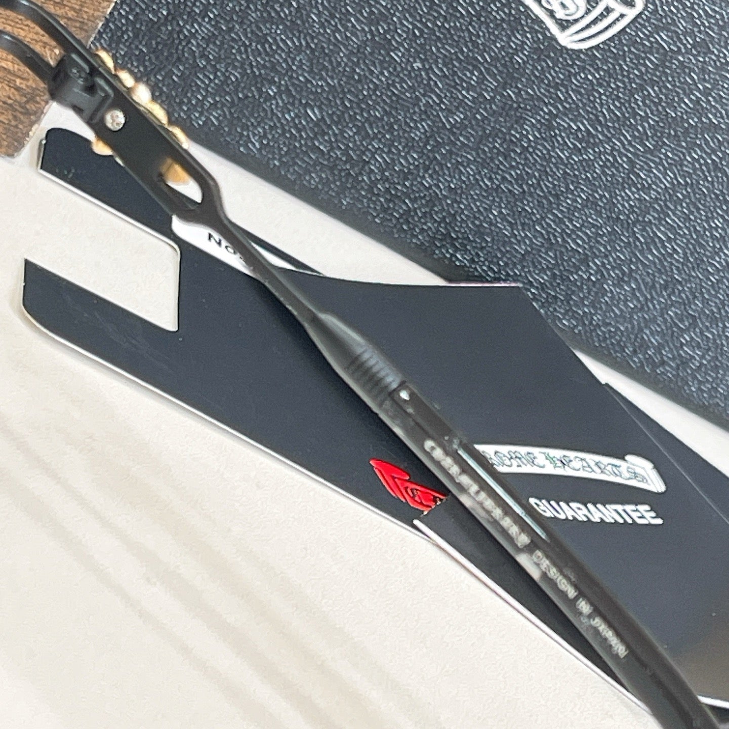 Mehrfarbige Sonnenbrille