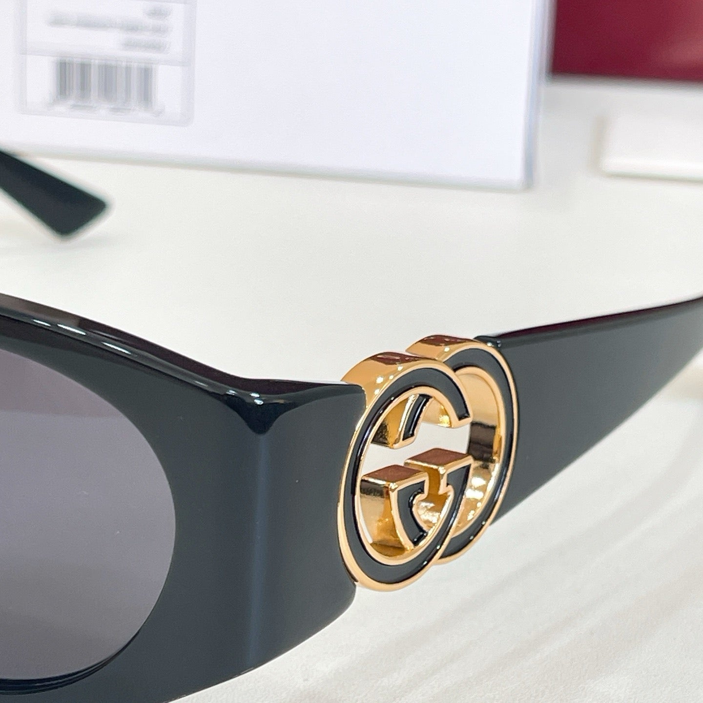 Mehrfarbige Sonnenbrille