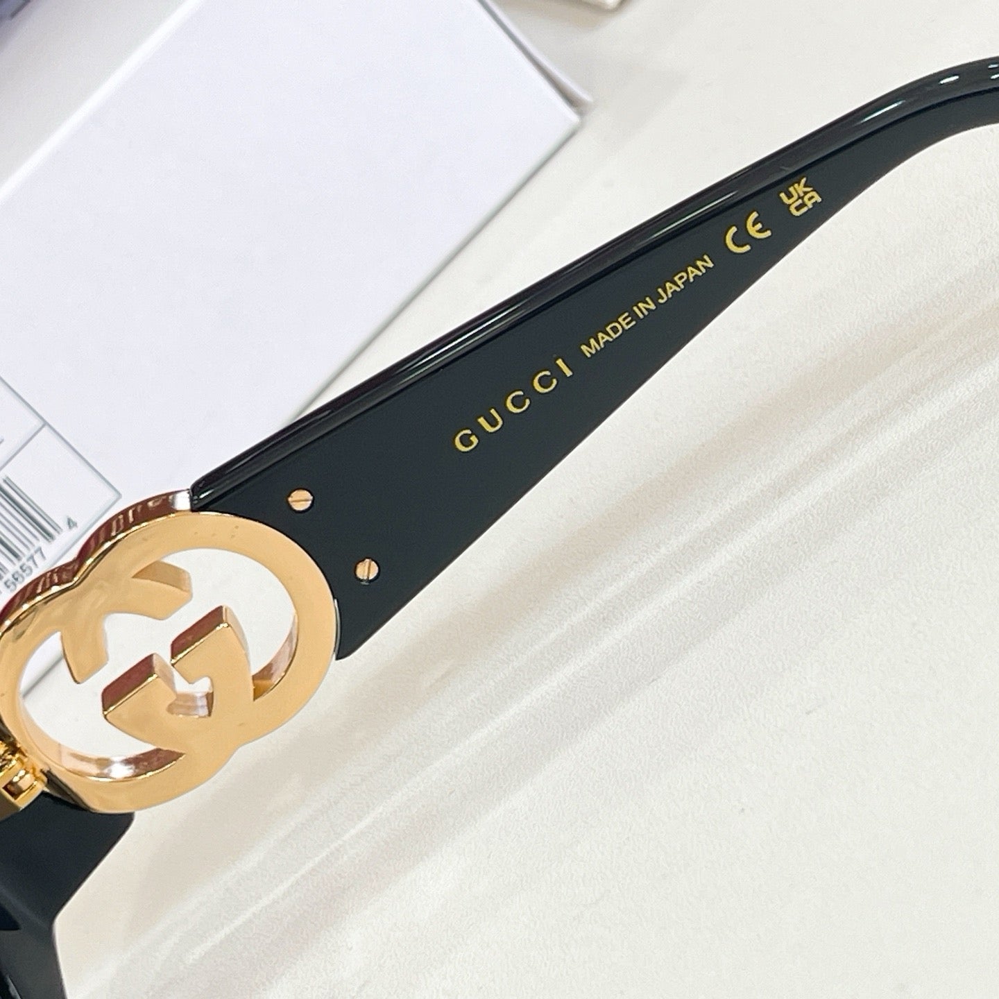 Mehrfarbige Sonnenbrille