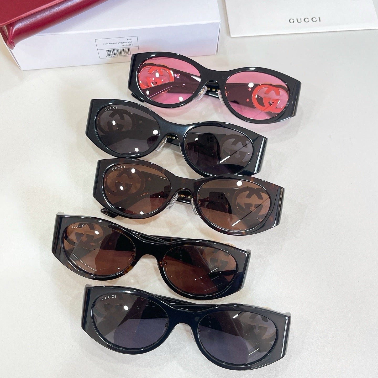 Mehrfarbige Sonnenbrille