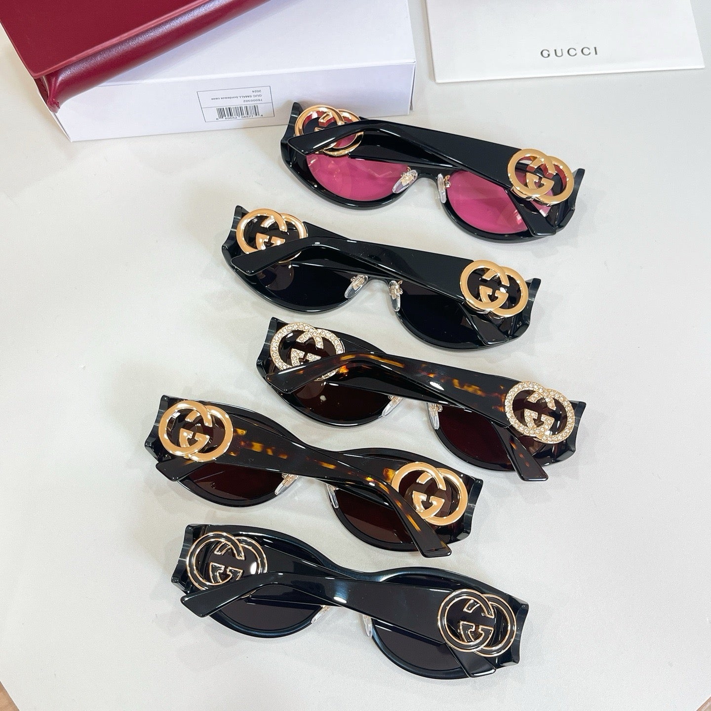 Mehrfarbige Sonnenbrille