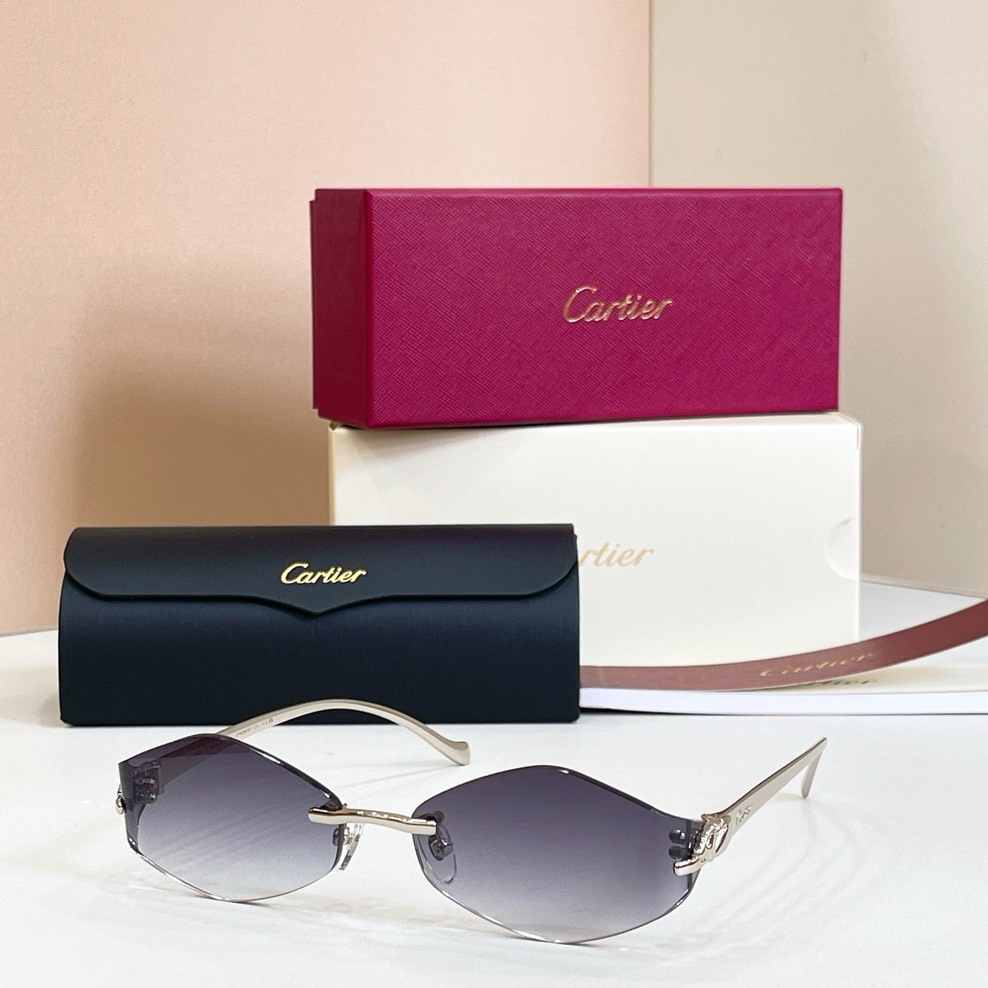 Mehrfarbige Sonnenbrille