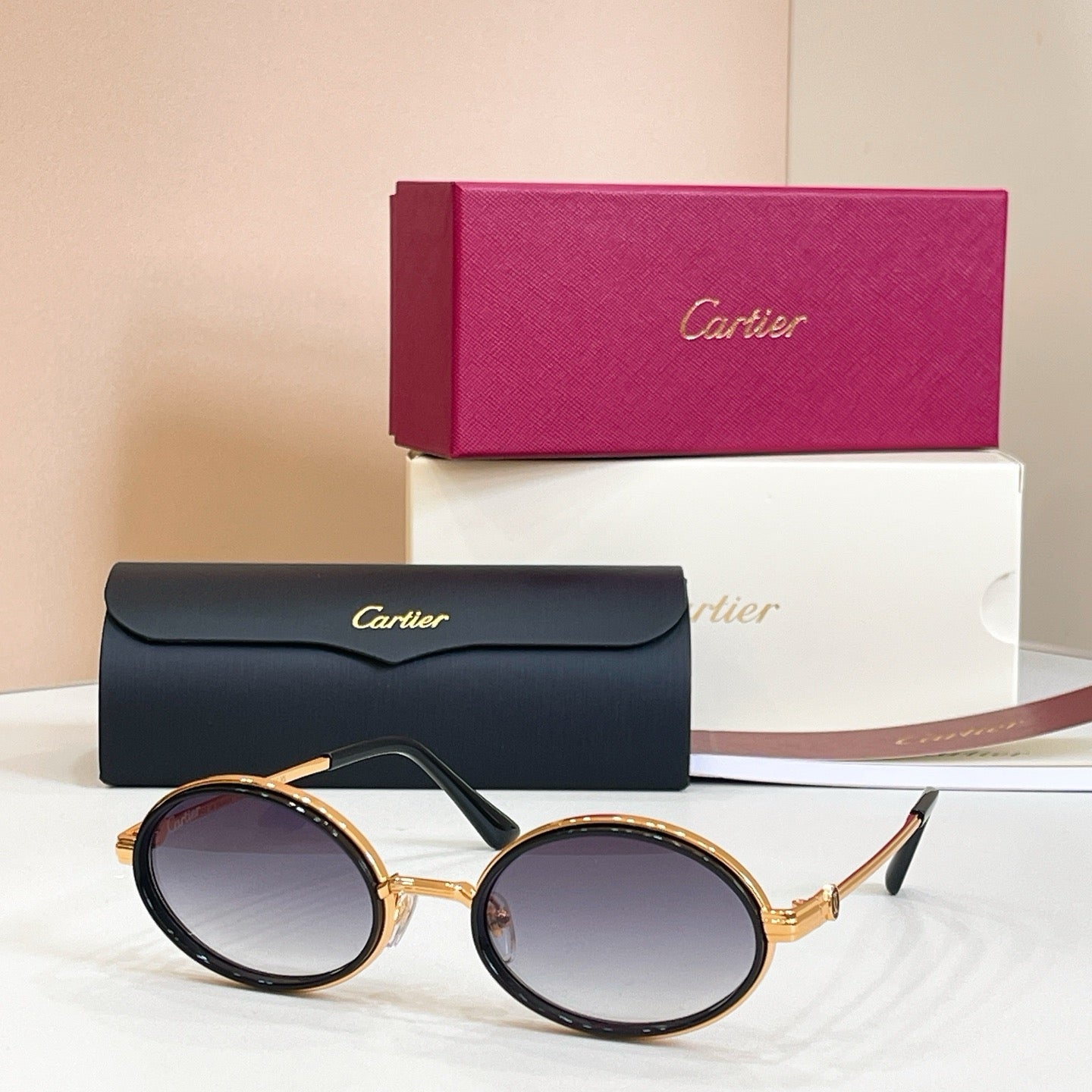 Mehrfarbige Sonnenbrille
