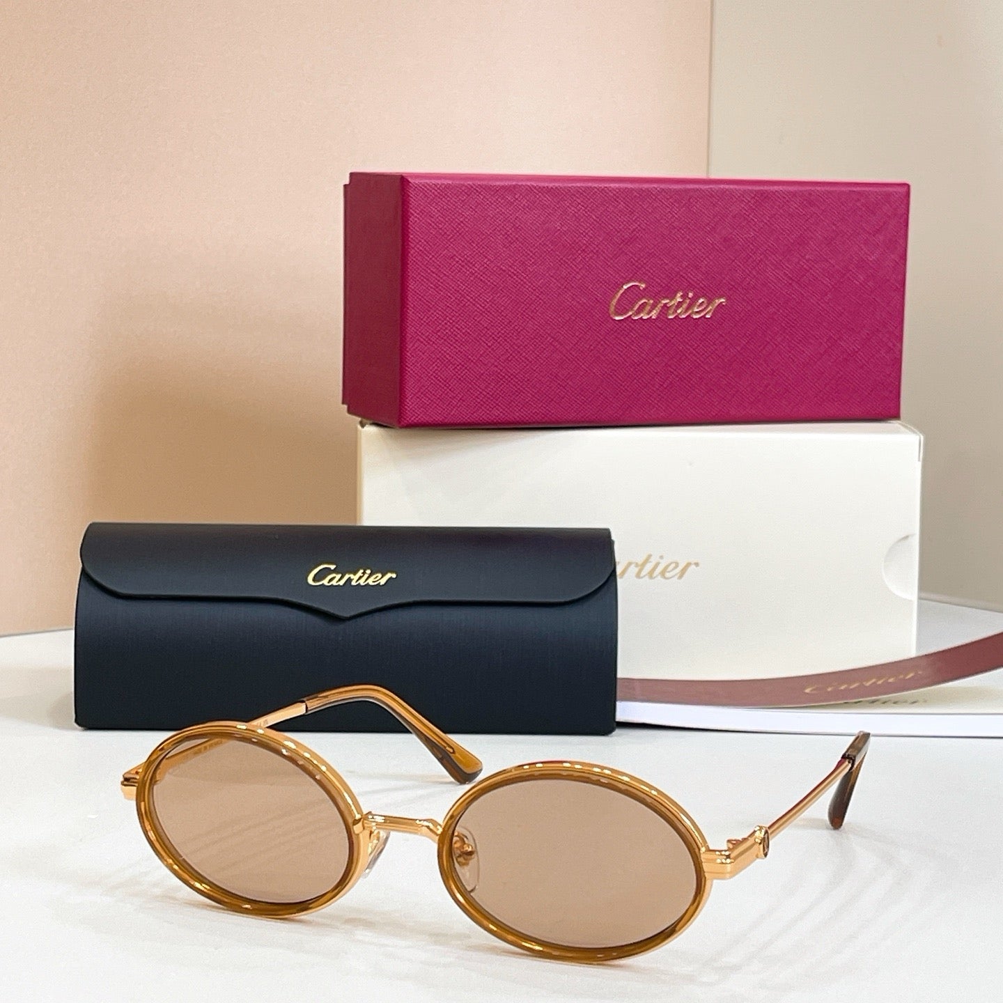 Mehrfarbige Sonnenbrille