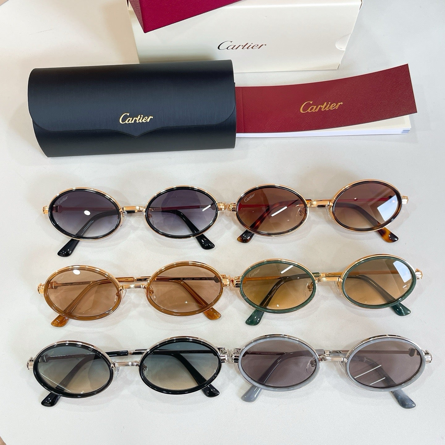 Mehrfarbige Sonnenbrille