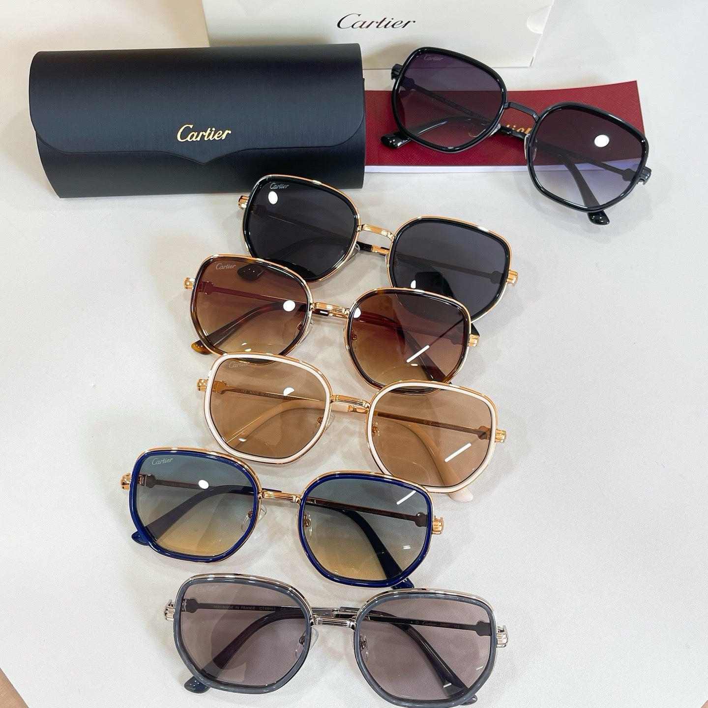 Mehrfarbige Sonnenbrille