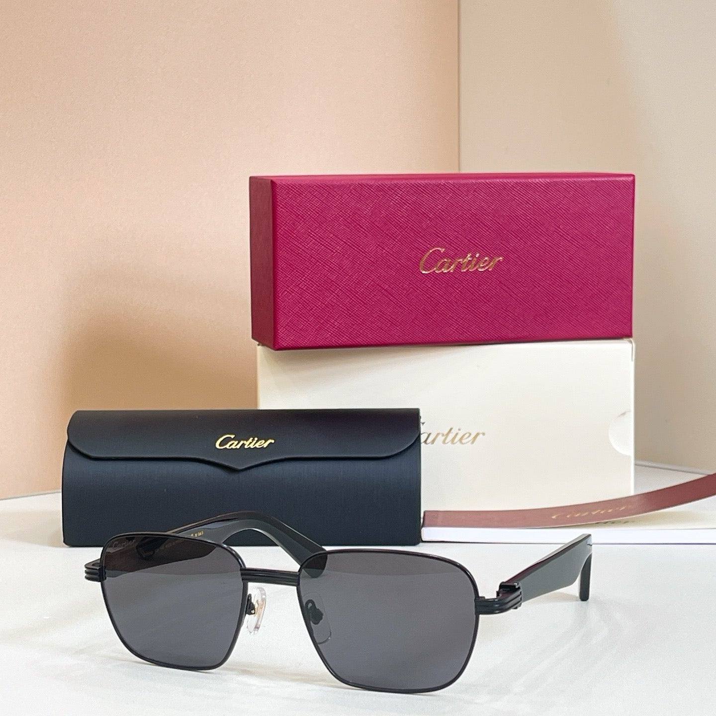 Mehrfarbige Sonnenbrille