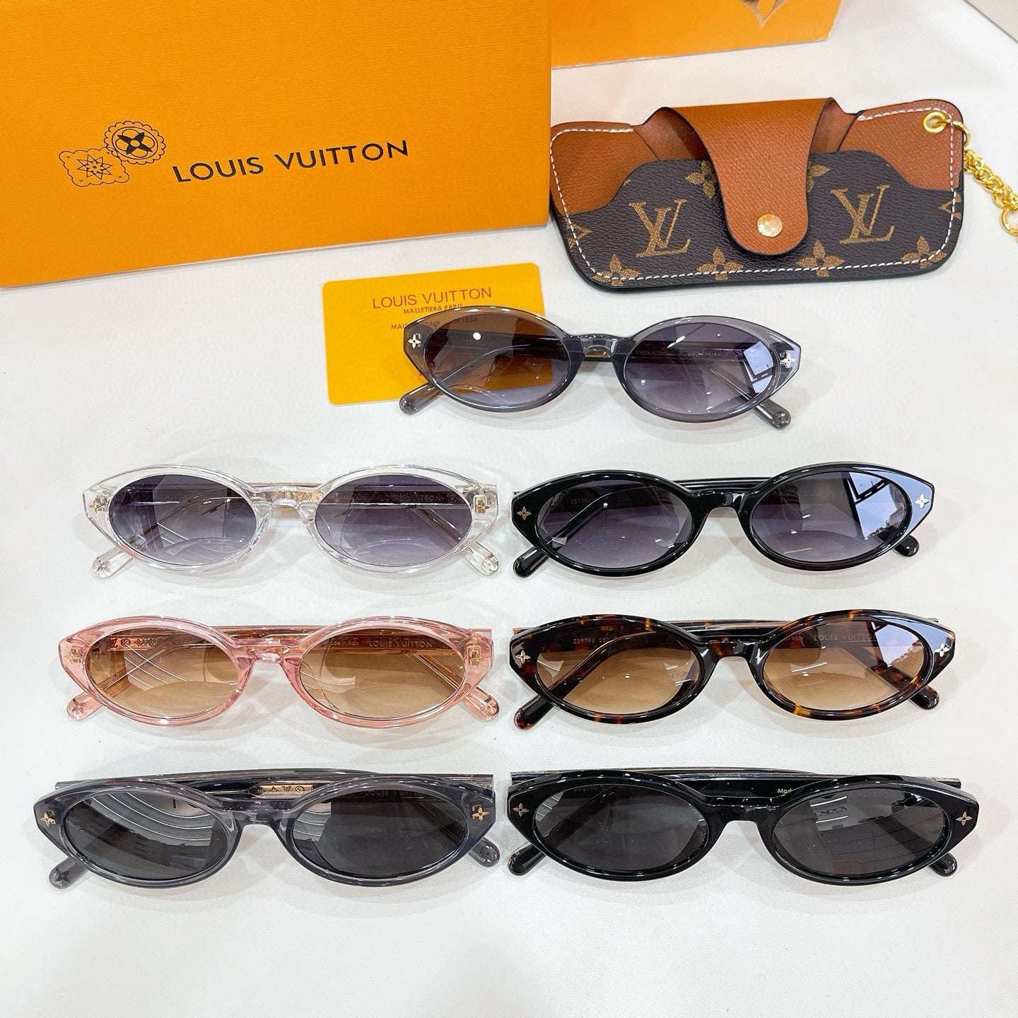 Mehrfarbige Sonnenbrille
