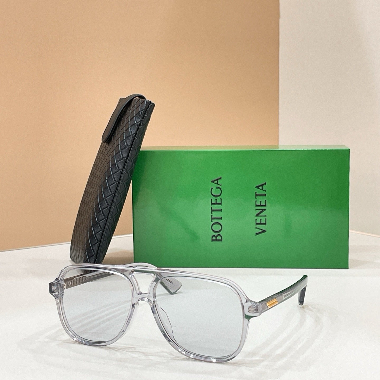 Mehrfarbige Sonnenbrille
