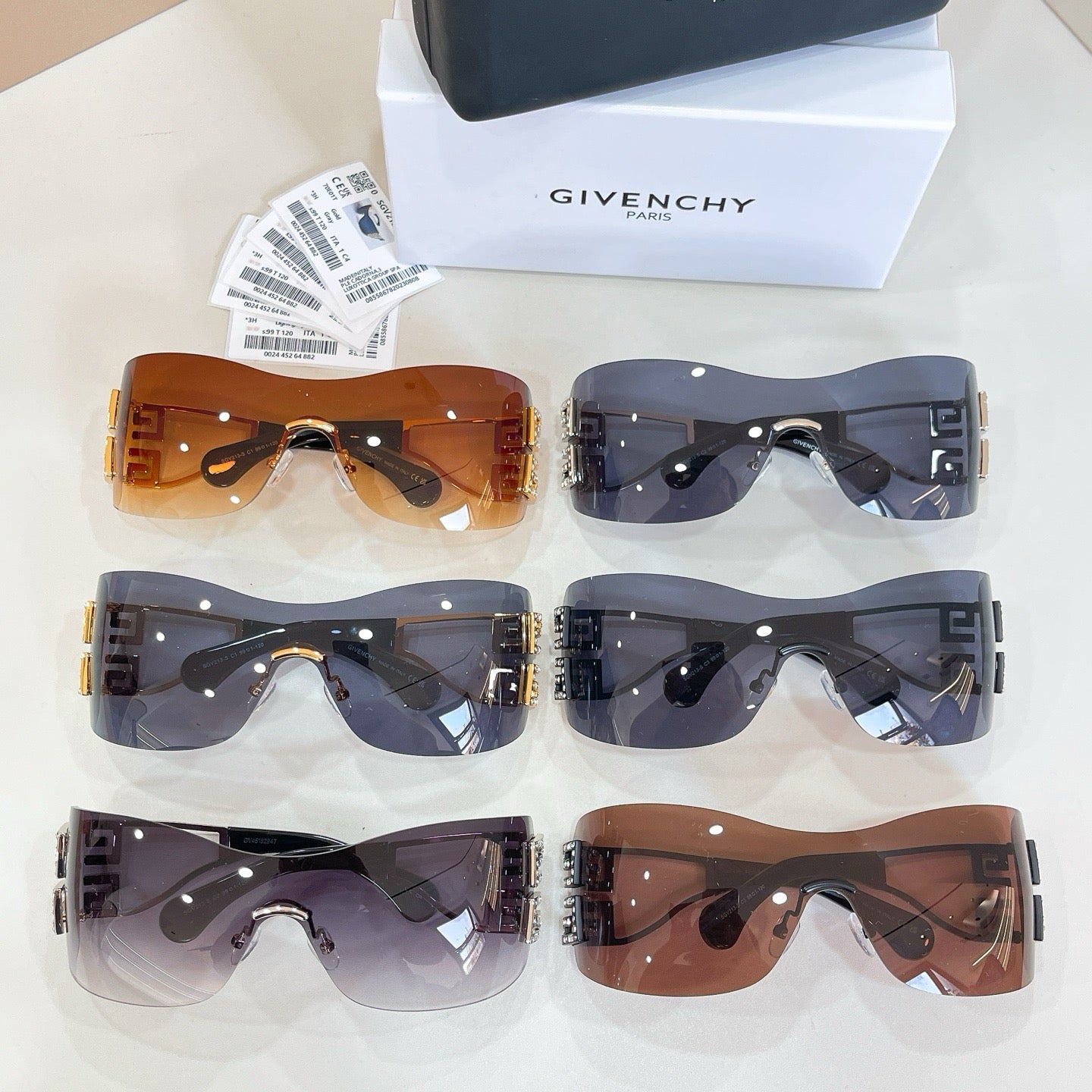 Mehrfarbige Sonnenbrille