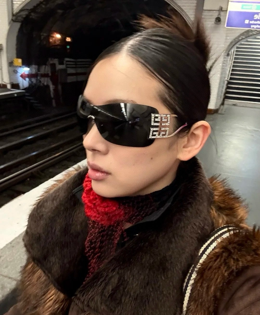 Mehrfarbige Sonnenbrille