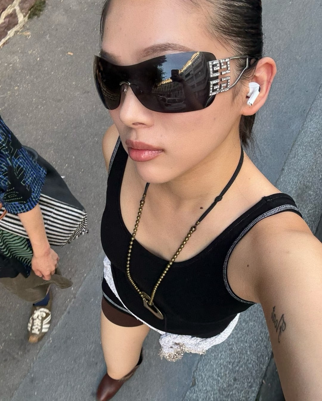 Mehrfarbige Sonnenbrille