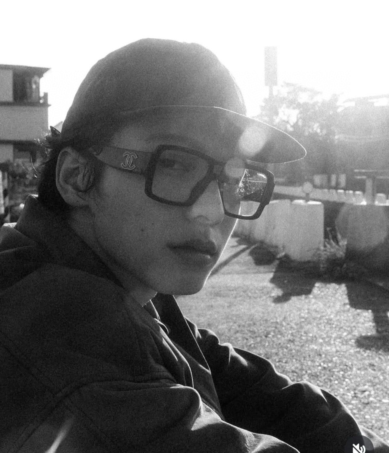 Mehrfarbige Sonnenbrille