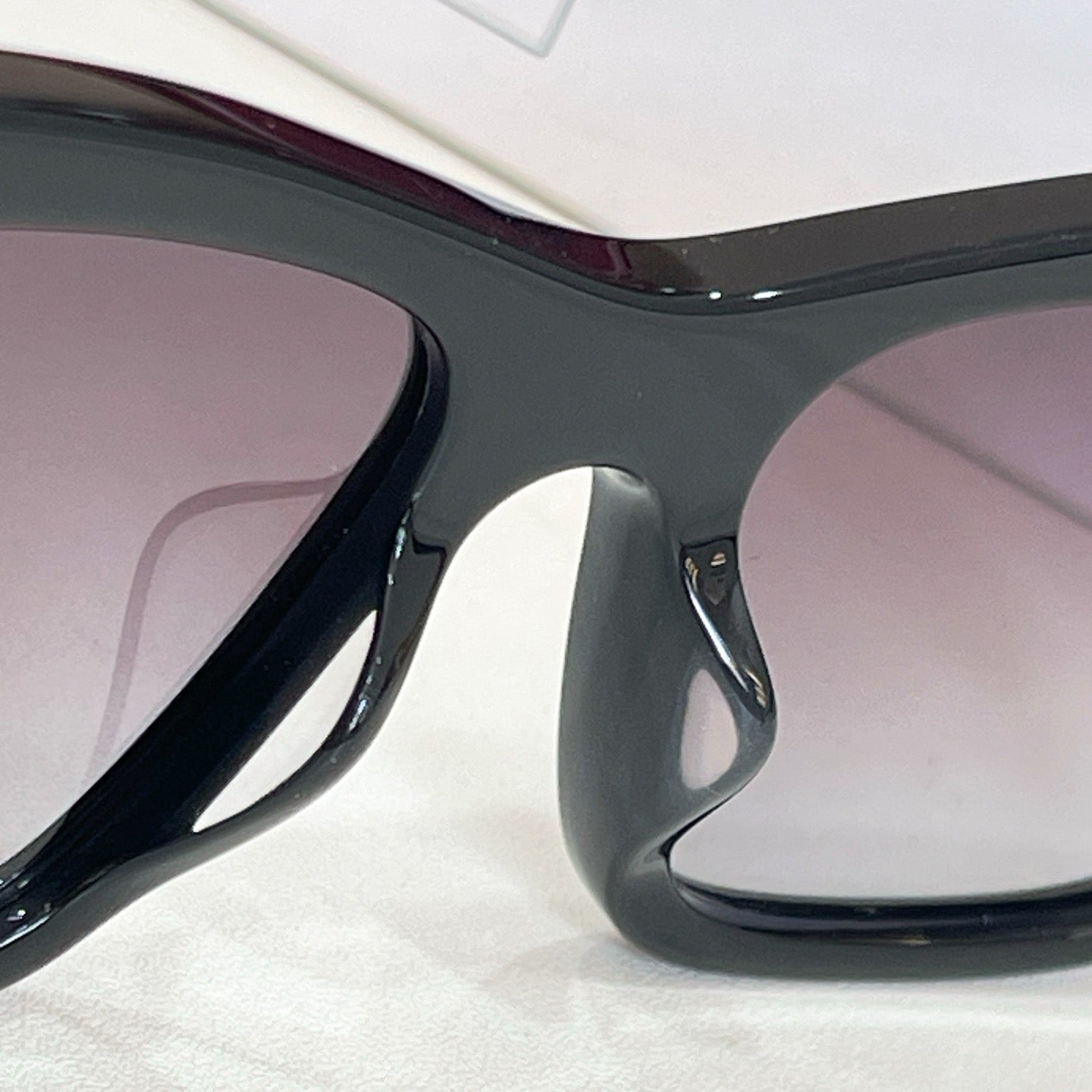 Mehrfarbige Sonnenbrille