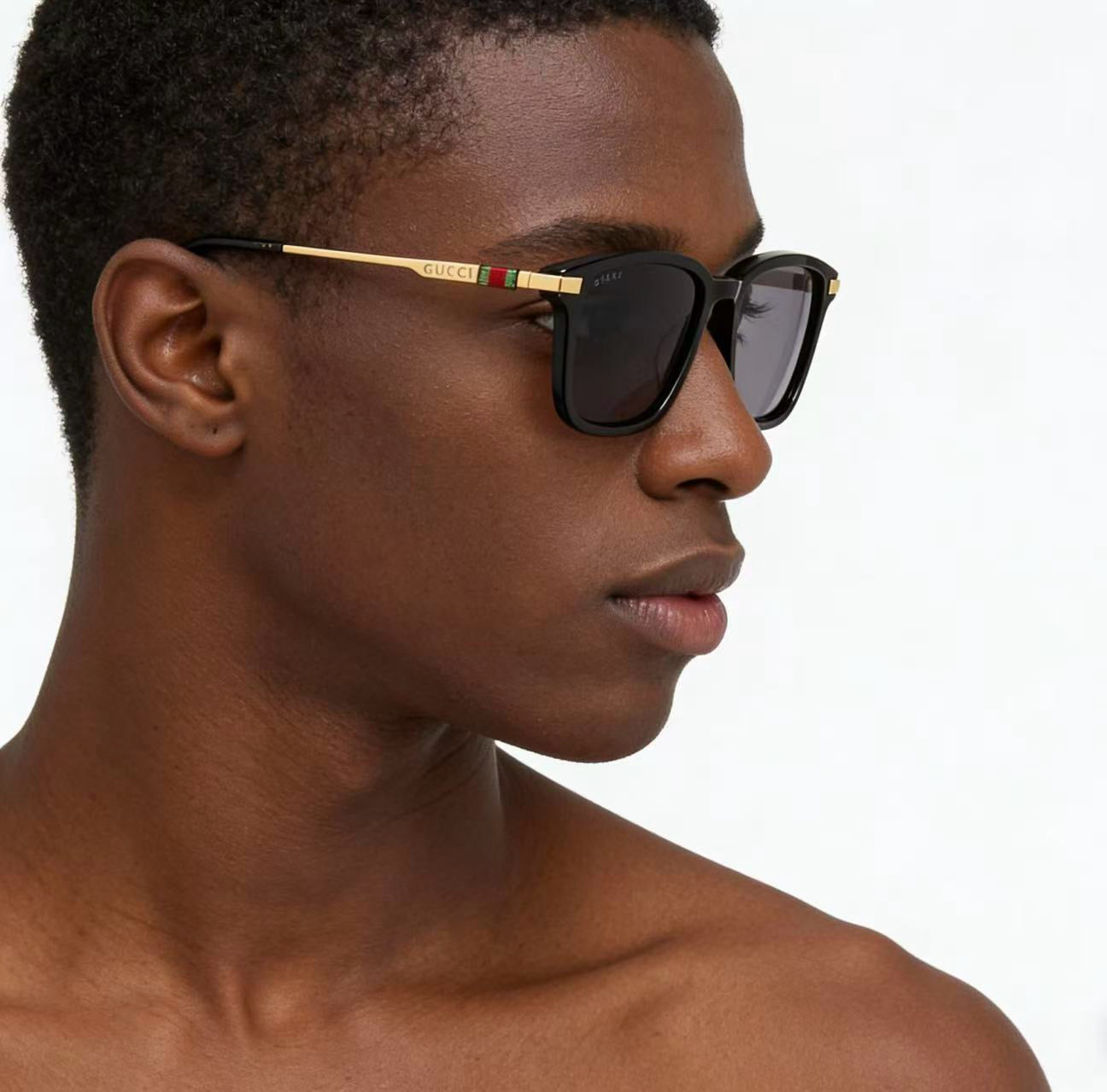 Mehrfarbige Sonnenbrille