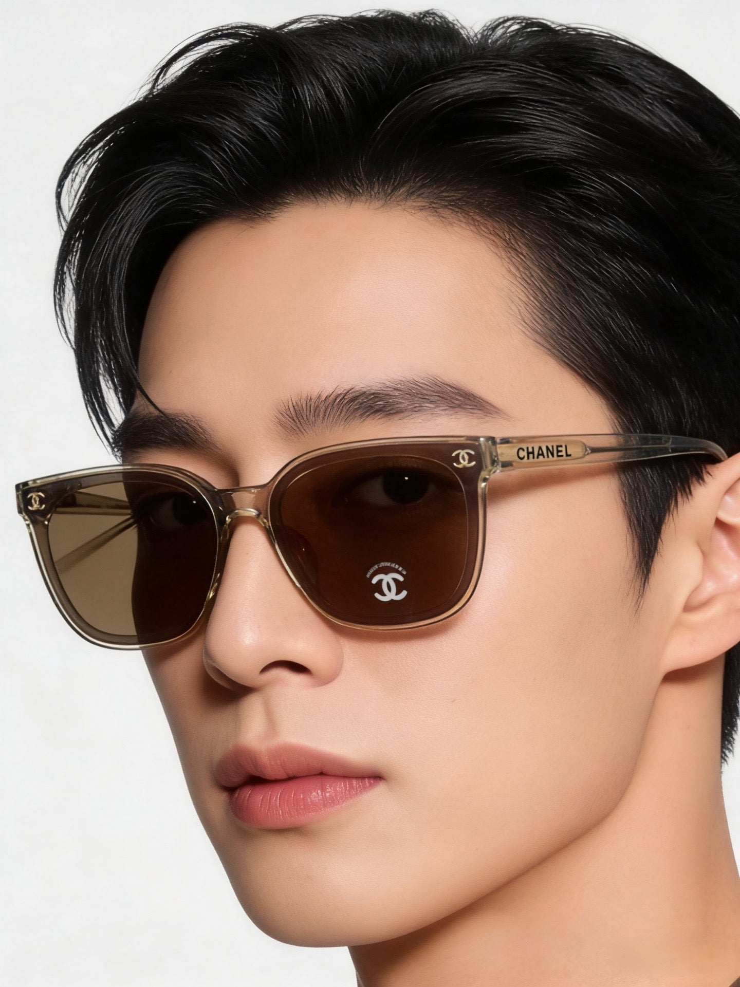 Mehrfarbige Sonnenbrille