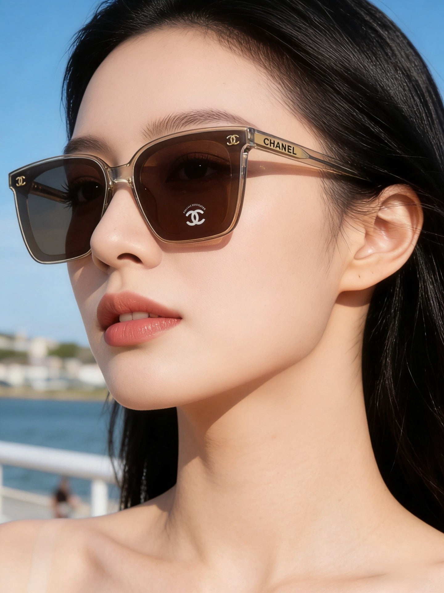 Mehrfarbige Sonnenbrille