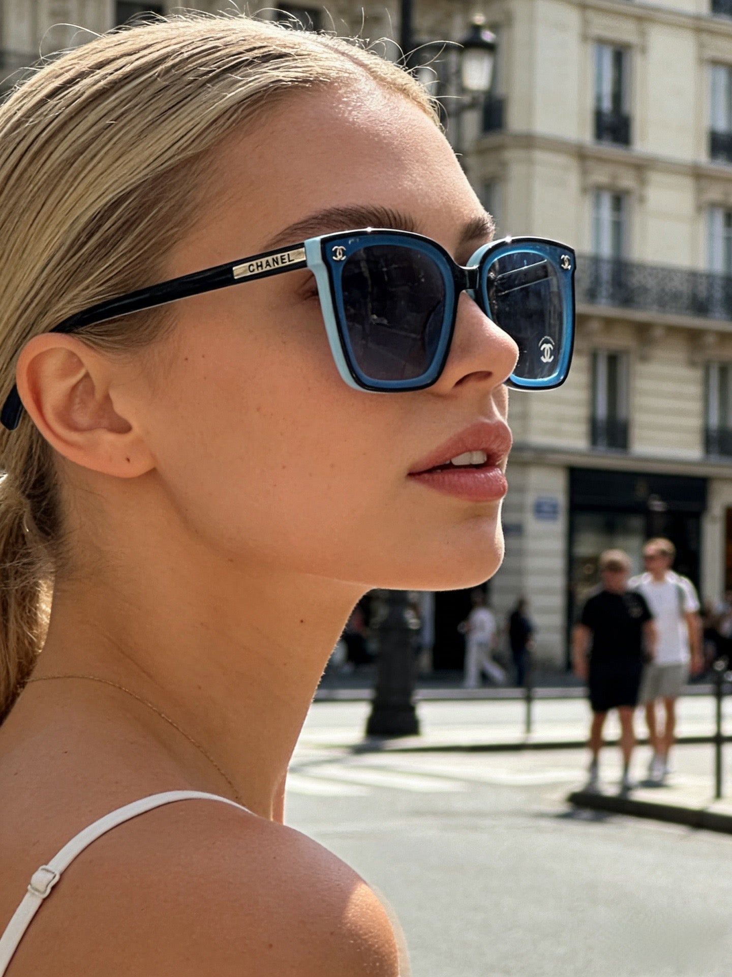 Mehrfarbige Sonnenbrille