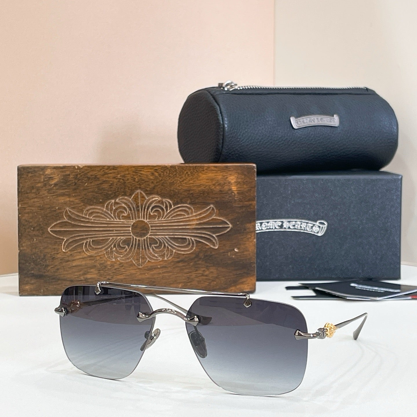 Mehrfarbige Sonnenbrille