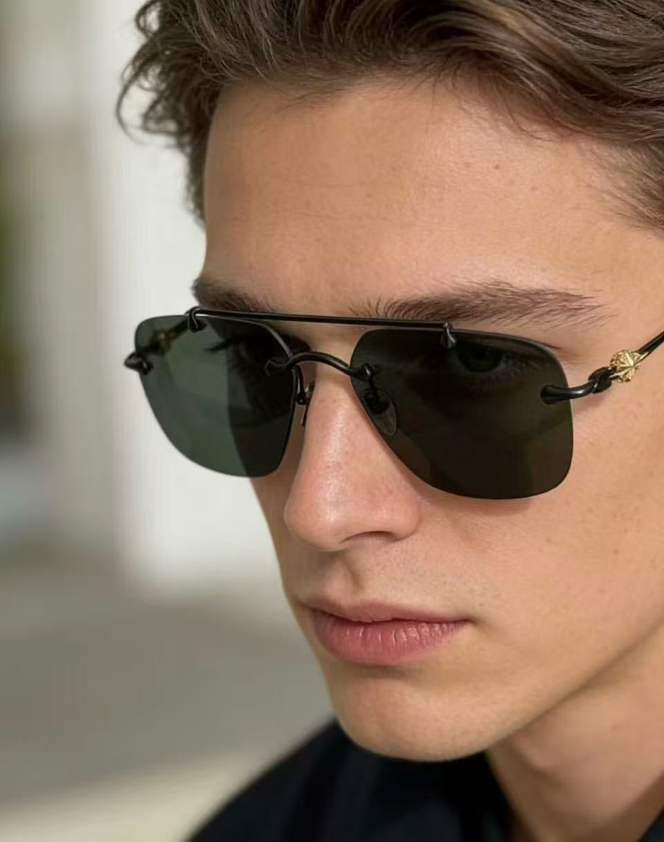 Mehrfarbige Sonnenbrille